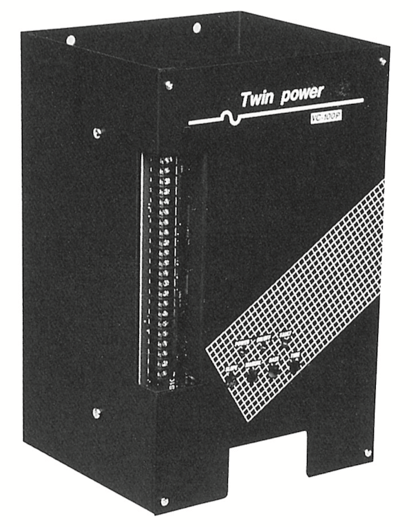 ブランドのギフト プロキュアエース山菱 ボルトスライダー据置型 電圧調整器 最大電流30A 入力電圧200V  850-0579 S3P-240-30  1台